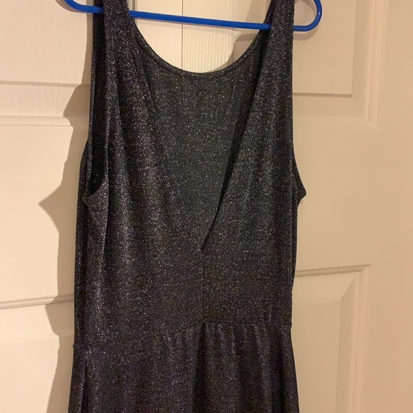 Woman’s Dress - Picture 3 of 4